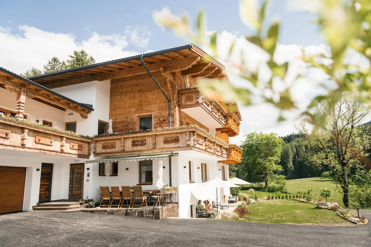 Edenhauserhof Neu Gotzens Bed & Breakfast
